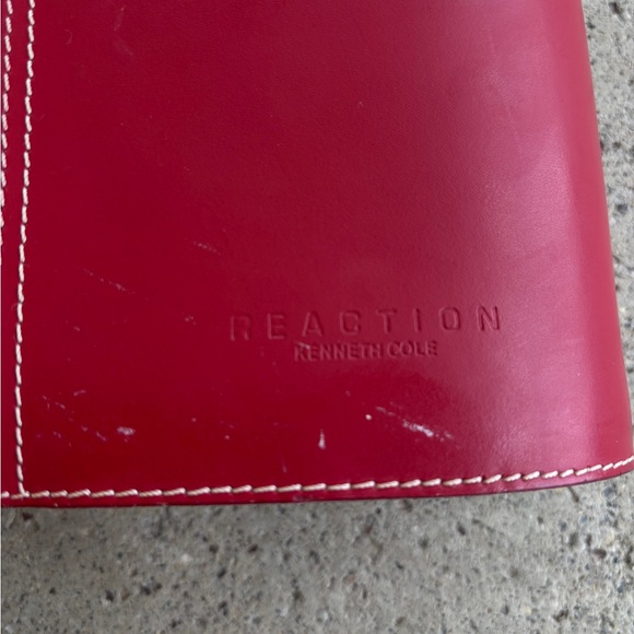 Vintage Kenneth Cole Reaction Red Shoulder Bag - Structured Y2K Handbag - Picture 4 of 8